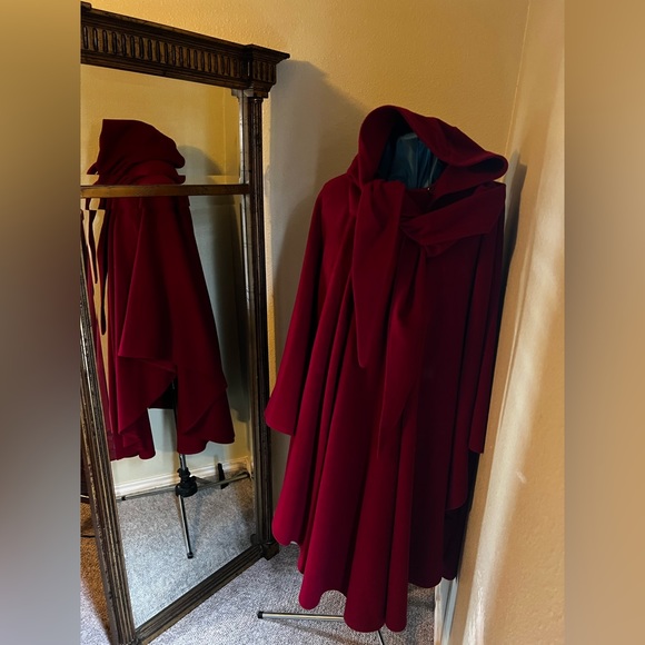 ❤️ MOLINA Crimson RED Hooded Cape Cloak Pancho Scarf IRELAND Cashmere Wool NWOT! - Picture 2 of 16